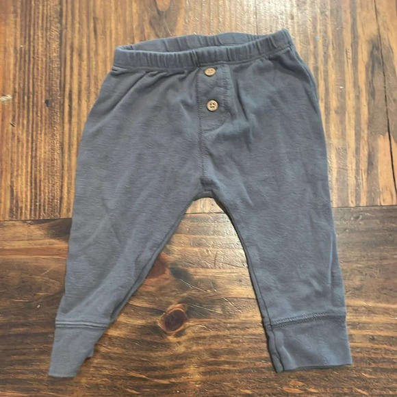 Carters/old navy pants bundle 3-6M - Picture 2 of 5
